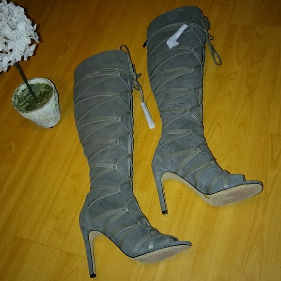 Vince Camuto Shoes - NWT Vince Camuto Carsey Tornado Color size 6.5